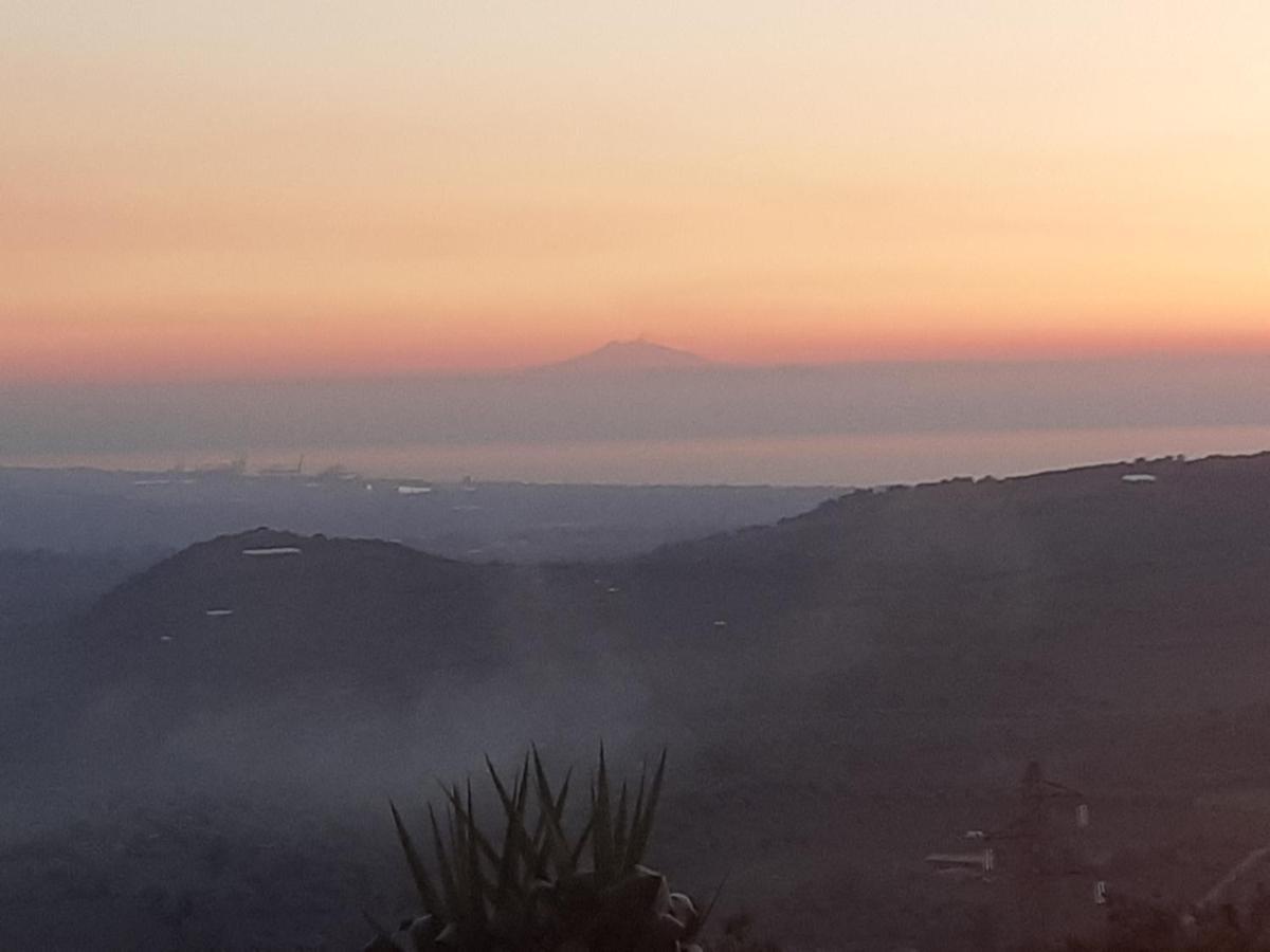 ホテル Il Colle Degli Ulivi San Calogero エクステリア 写真