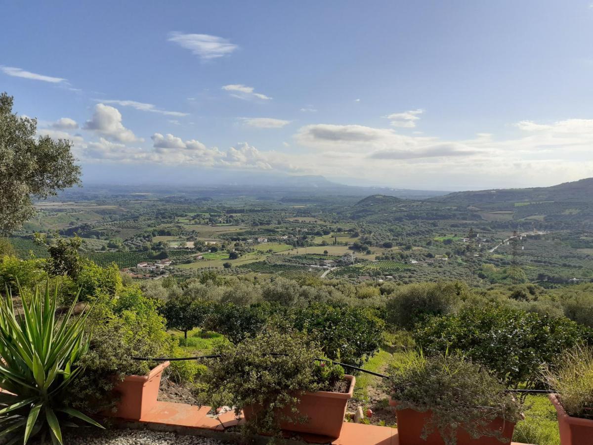 ホテル Il Colle Degli Ulivi San Calogero エクステリア 写真